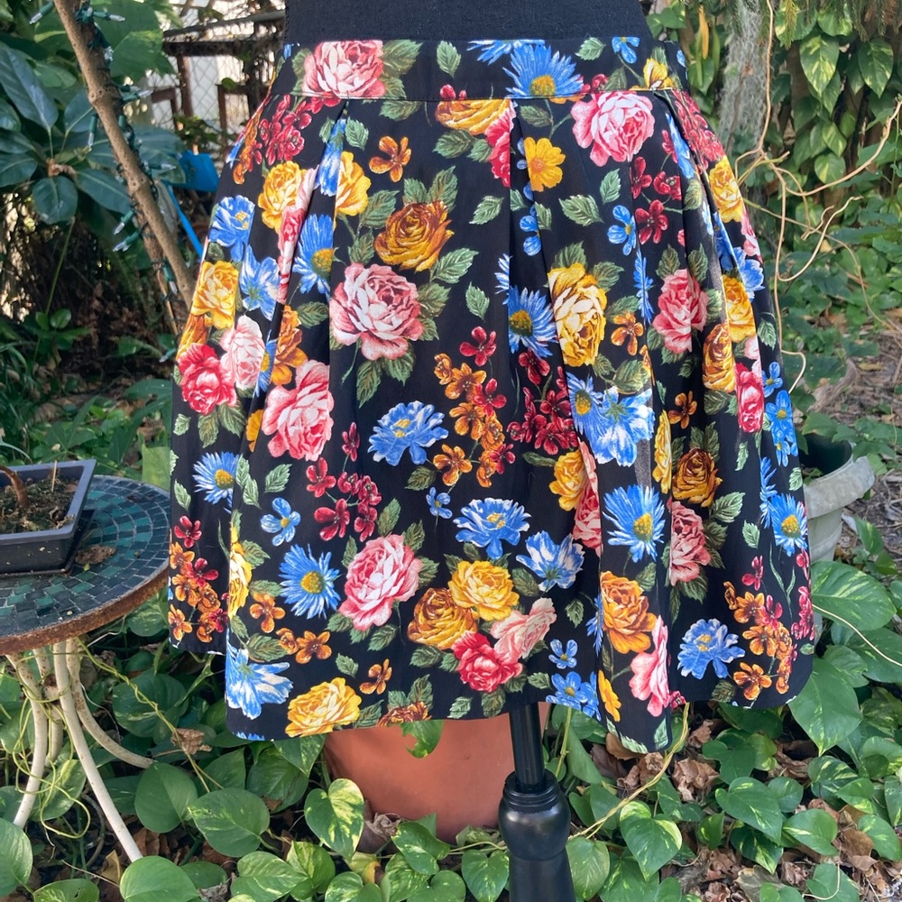 Forever 21 floral pleated skirt